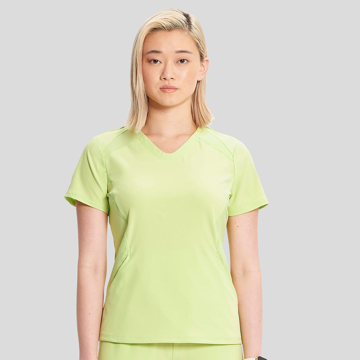 IN_INFINITY_GNR8_VNECKTOP_620A_GREENENERGY_FRONT