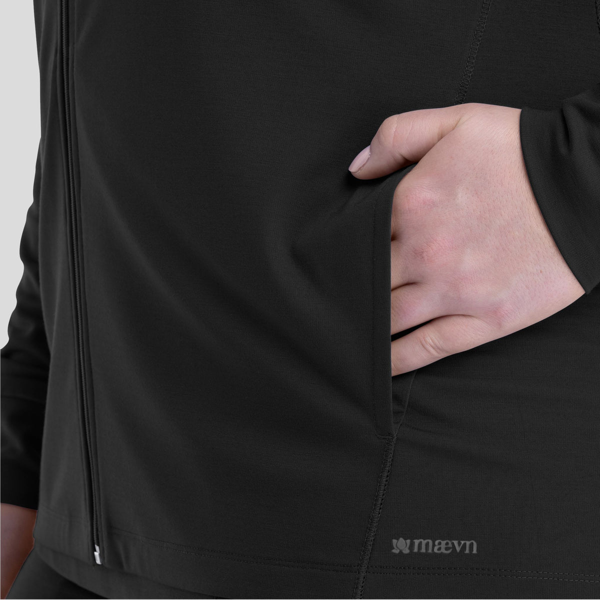 Maevn_Focus_90301_BLACK_FRONT_LEFT_POCKET