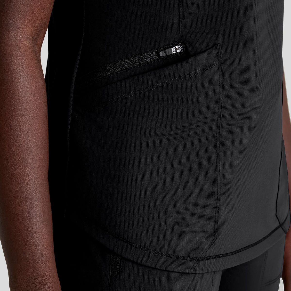 Serene 3-Pocket V-Neck Top | Black