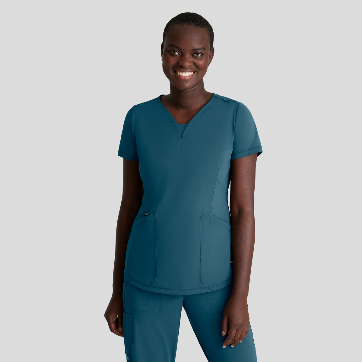 Serene 3-Pocket V-Neck Top | Bahama