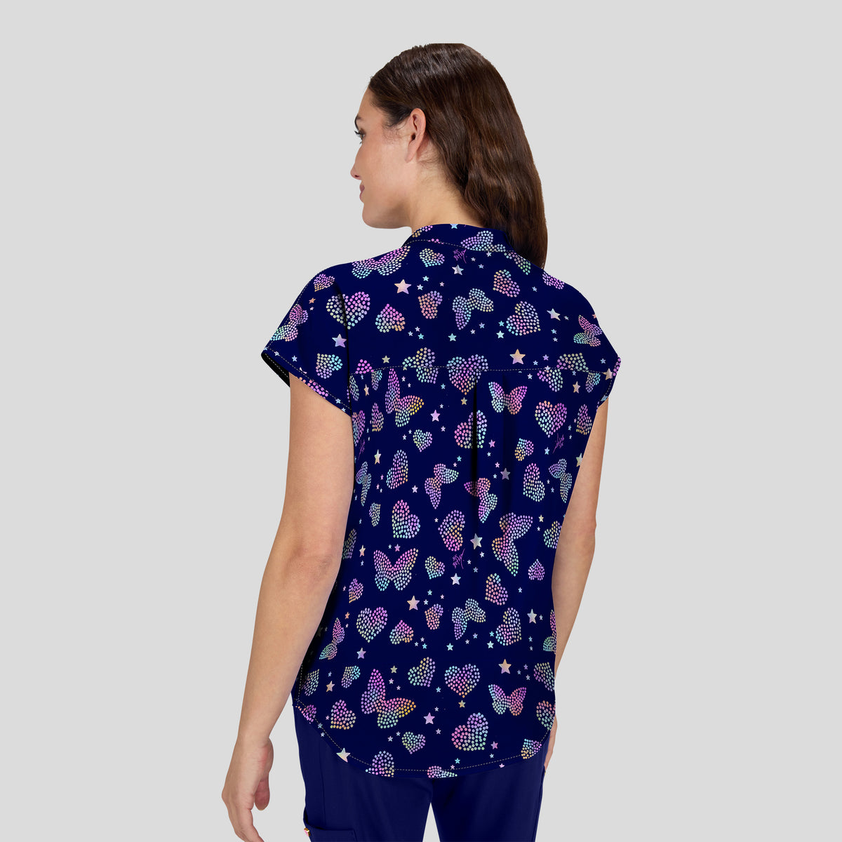 Betsey Johnson Ari Women's 1-Pocket Print Scrub Top | Butterfly Aura Navy