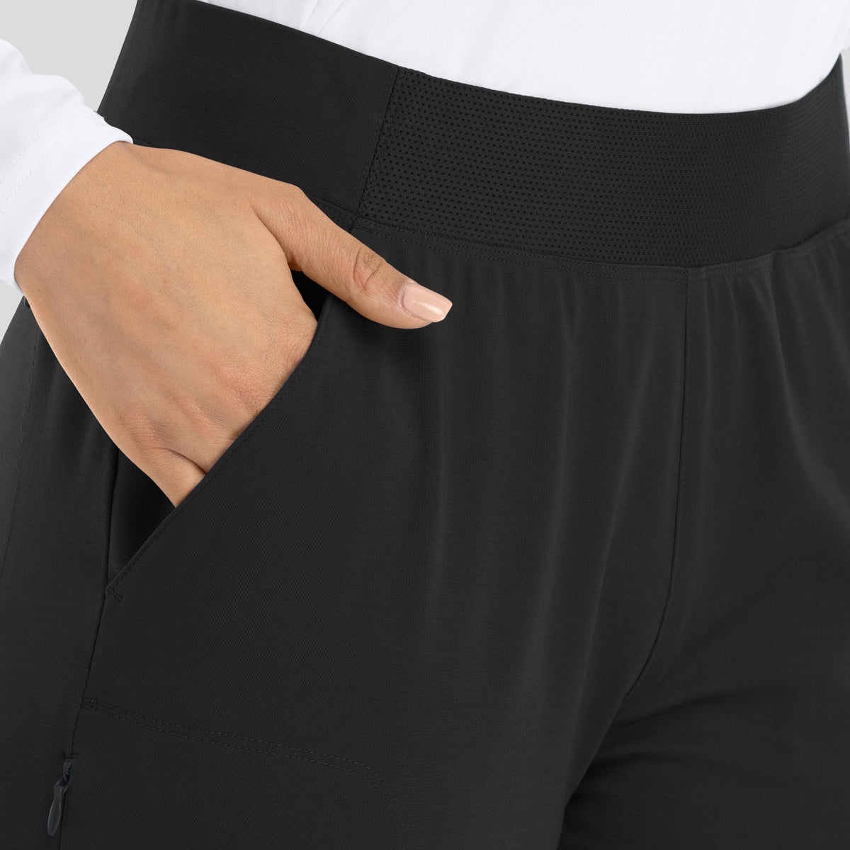 Maevn_Focus_60302_Black_pocket_detail