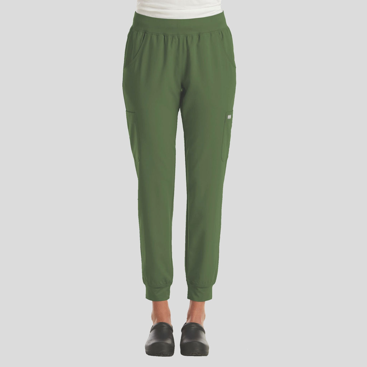 Maevn_Momentum_5092_olive_front
